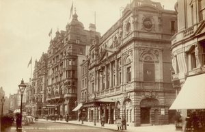Teatro Dalys e lato nord di Leicester Square, Londra da English Photographer