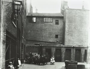 Dufferin Street: Costermongers Buildings, Londra, 1896