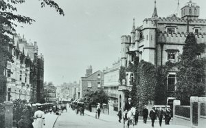 Ellerker College for the Daughters of Gentlemen, Richmond Hill, Richmond: vista generale, 1895 da English Photographer