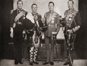Quattro dei cinque figli di Re Giorgio V, da sinistra a destra, Principe Giorgio, Duca di Kent, Re Edoardo VIII, poi Duca di Windsor, Principe Alberto, Duca di York, poi Re Giorgio VI, Principe Enrico, Duca da English Photographer