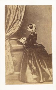 Ritratto a figura intera della Regina Vittoria