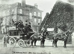 Garratt Lane: La Vecchia Sala Parrocchiale, 1887 da English Photographer