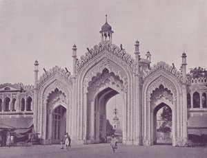 Porta del Bazaar di Husainabad, Lucknow da English Photographer