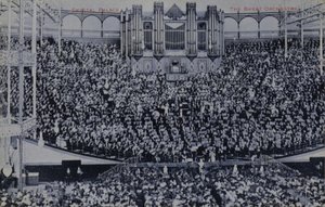 Veduta generale della Grande Orchestra da English Photographer