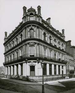 Vista generale della Union Bank of London da English Photographer