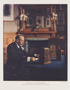 Re Giorgio V trasmette il suo messaggio di Natale al Commonwealth britannico e all