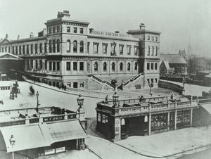 Great Eastern Terminus a Bishopsgate: esterno, 1862 da English Photographer
