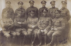 Gruppo di soldati inglesi, Prima Guerra Mondiale, Francia 1917 (foto in bianco e nero)