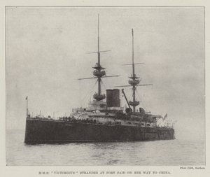 HMS Victorious arenata a Port Said sulla strada per la Cina da English Photographer