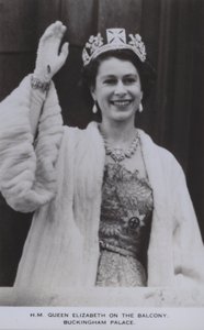Regina Elisabetta sul balcone, Palazzo di Buckingham