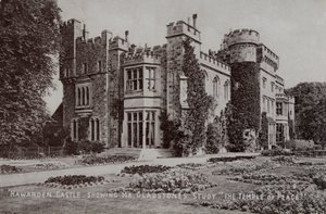 Castello di Hawarden, casa del politico e Primo Ministro inglese William Gladstone, Hawarden, Flintshire, Galles da English Photographer