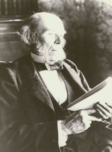 Herbert Spencer, ritratto, che legge da English Photographer