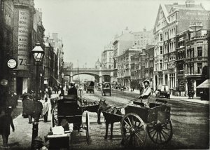 Holborn Viaduct, Farringdon Street, guardando a nord, Città di Londra, 1890 da English Photographer