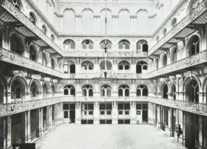 Hop Exchange: interno della sala est, Southwark Street, Londra, 1890