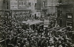 In Petticoat Lane, Londra, la domenica mattina da English Photographer