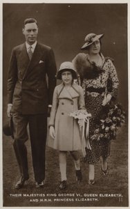 Re Giorgio VI, Regina Maria e la loro figlia maggiore, Principessa Elisabetta da English Photographer