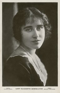 Lady Elizabeth Bowes-Lyon da English Photographer