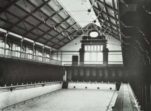 Laurie Grove Bath: il primo bagno pubblico di Deptford, bagno di prima classe, 1898 da English Photographer
