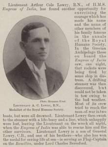 Tenente A C Lowry, RN, medaglia della Royal Humane Society da English Photographer