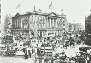 London Pavilion, Piccadilly Circus: vista est, 1895