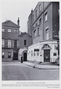 Londra: Savile Place, alla fine di Savile Row da English Photographer