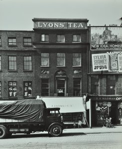 Lyons Coffee House, 7 Blackfriars Road, 1935 da English Photographer