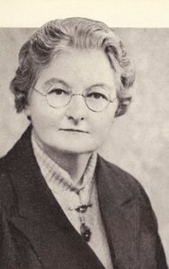 Margaret Bondfield, deputata laburista e prima donna ministro nel governo britannico da English Photographer