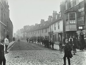 Mill Lane: da Deptford Broadway, Londra, 1895 da English Photographer