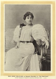 Miss Jessie Millward, come Margaret Marrable, in The Fatal Card da English Photographer