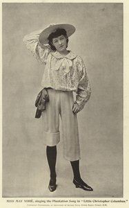 Miss May Yohe, cantando la Canzone della Piantagione in Little Christopher Columbus da English Photographer