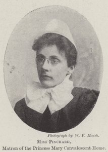 Miss Pinchard, matrona della casa di convalescenza della Principessa Mary da English Photographer