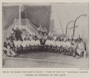 Musica a bordo dello yacht del re, il gruppo Sons of the Sea Minstrel, formato dai membri dell