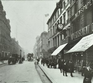 New Oxford Street: guardando a ovest vicino a Bloomsbury Way, 1890 da English Photographer