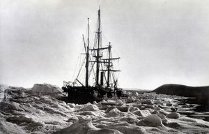 Polo Nord: "Alert" bloccata vicino a capo Beechey, canale di Robeson - in "Narrative of a voyage to the Polar See during 1875-76", G.S. Nares, ed. Londra da English Photographer