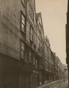 Vecchie case in Wych Street, Londra da English Photographer