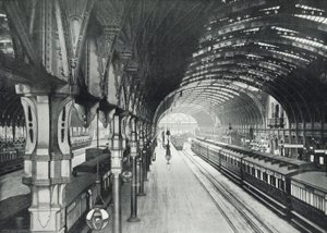 Stazione di Paddington, vista generale delle piattaforme (foto in b/n) da English Photographer