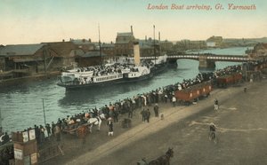 Piroscafo a pale da Londra in arrivo a Great Yarmouth, Norfolk da English Photographer