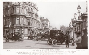 Park Lane e Stanhope Gate da English Photographer