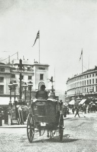 Piccadilly Circus: vista verso Regent Street, 1890 da English Photographer