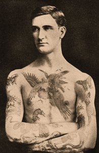 Ritratto di un uomo tatuato da Sutherland MacDonald