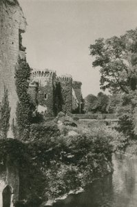 Castello di Raglan, dal Fossato