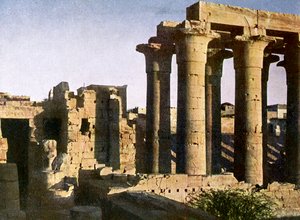Rovine del portico al Tempio di Luxor, Egitto