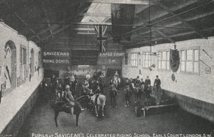 Scuola di equitazione di Savigear, Earl