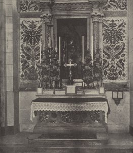 Altare laterale, Chiesa Latina, Nazareth, supposto di trovarsi sopra il sito della casa di Giuseppe, dove Gesù crebbe da English Photographer