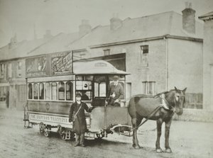 Carrozza a cavallo singolo della Croydon Tramways Company al capolinea di Red Deer, 1885 da English Photographer