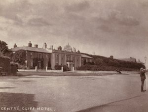 Southwold: Hotel Centre Cliff da English Photographer