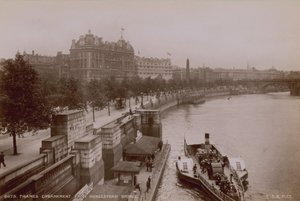 Embankment del Tamigi dal ponte di Hungerford da English Photographer