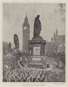 La statua di Beaconsfield, Westminster, nel giorno della Primula