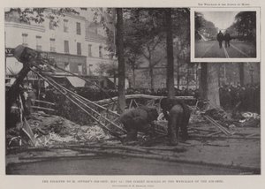Il disastro al dirigibile di M Severo, 12 maggio, la strada bloccata dai rottami del dirigibile da English Photographer