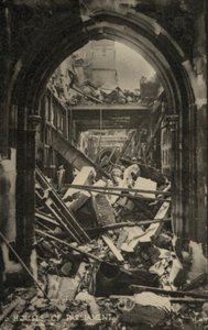 Le Case del Parlamento, Londra, che mostrano i danni delle bombe durante la Seconda Guerra Mondiale da English Photographer